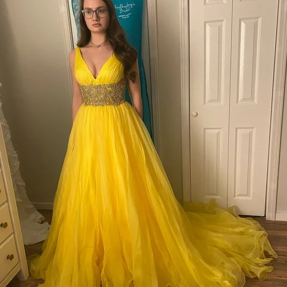 Sherri Hill Couture Gown - Picture 2 of 4